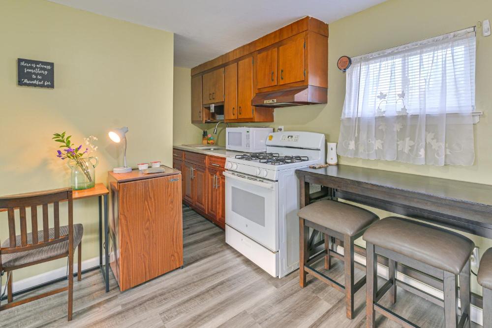 2 Mi to UBS Arena WFH-Friendly Couples Retreat